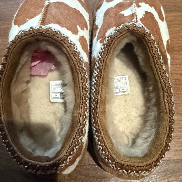 UGG Women's Tan and Cream Cow Print Slippers - Picture 5 of 8